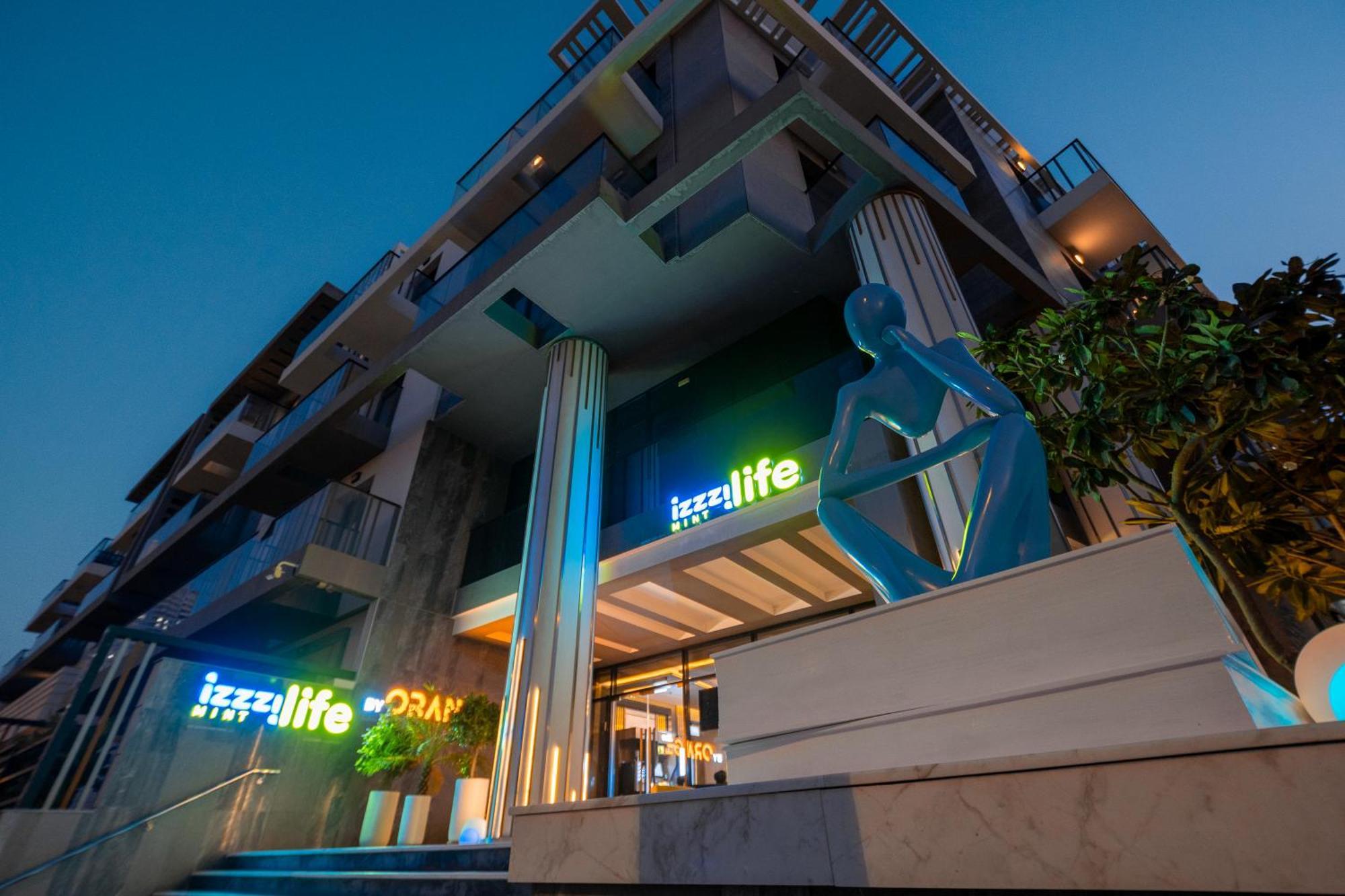 Izzzi Life Mint Dubai Exterior foto
